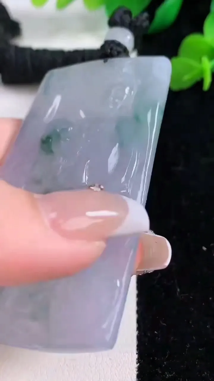 天然A货翡翠种紫罗兰飘花普贤菩萨吊坠，尺寸69.5-44.4-5.3，重量:45.32g
12月8日