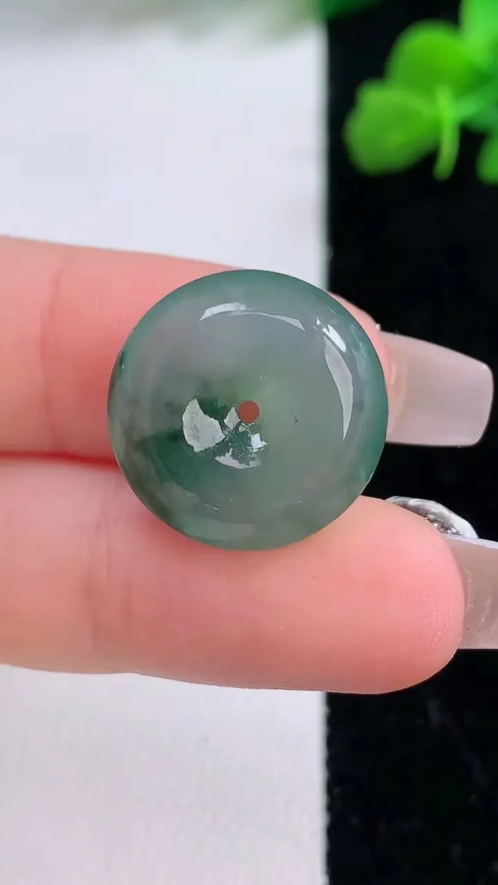 天然A货翡翠冰种飘花平安扣吊坠，尺寸18-6，重量:4.32g
12月8日