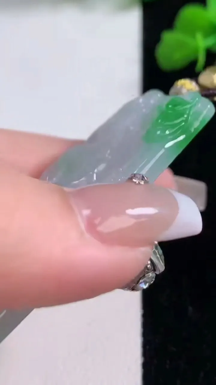 天然A货翡翠文殊菩萨吊坠，尺寸57-34.2-6，重量:26.24g
12月8日