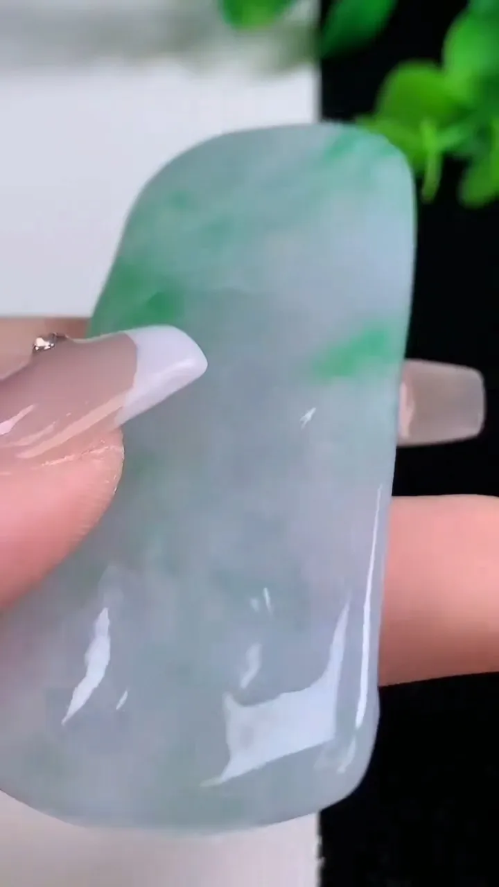 天然A货翡翠普贤菩萨吊坠，尺寸67.2-27.7-6.5，重量:26.43g
12月8日