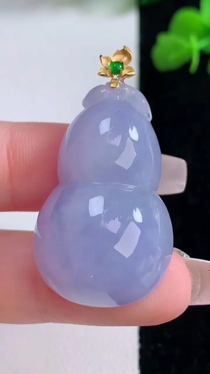 天然A货翡翠18K金紫罗兰葫芦吊坠，尺寸34.5-21.3-12，重量:14.76g
12月8日
