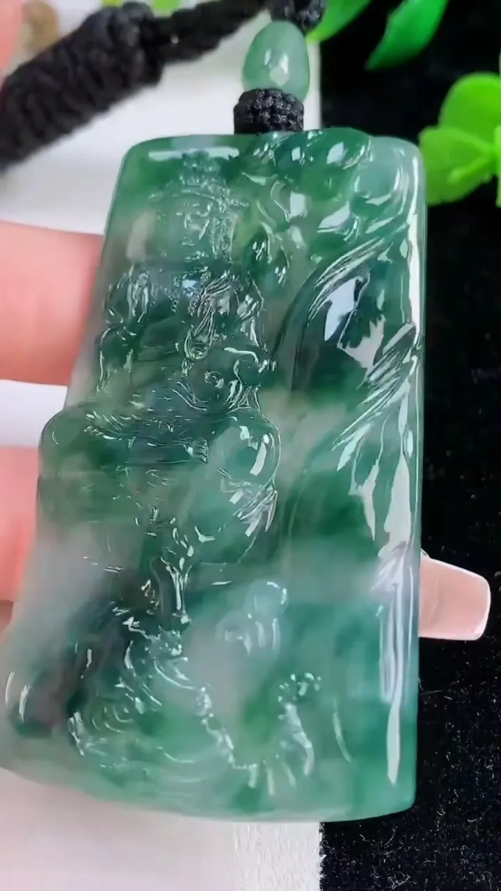 天然A货翡翠种飘花普贤菩萨吊坠，尺寸67.7-39-5.7，重量:41.86g
12月8日