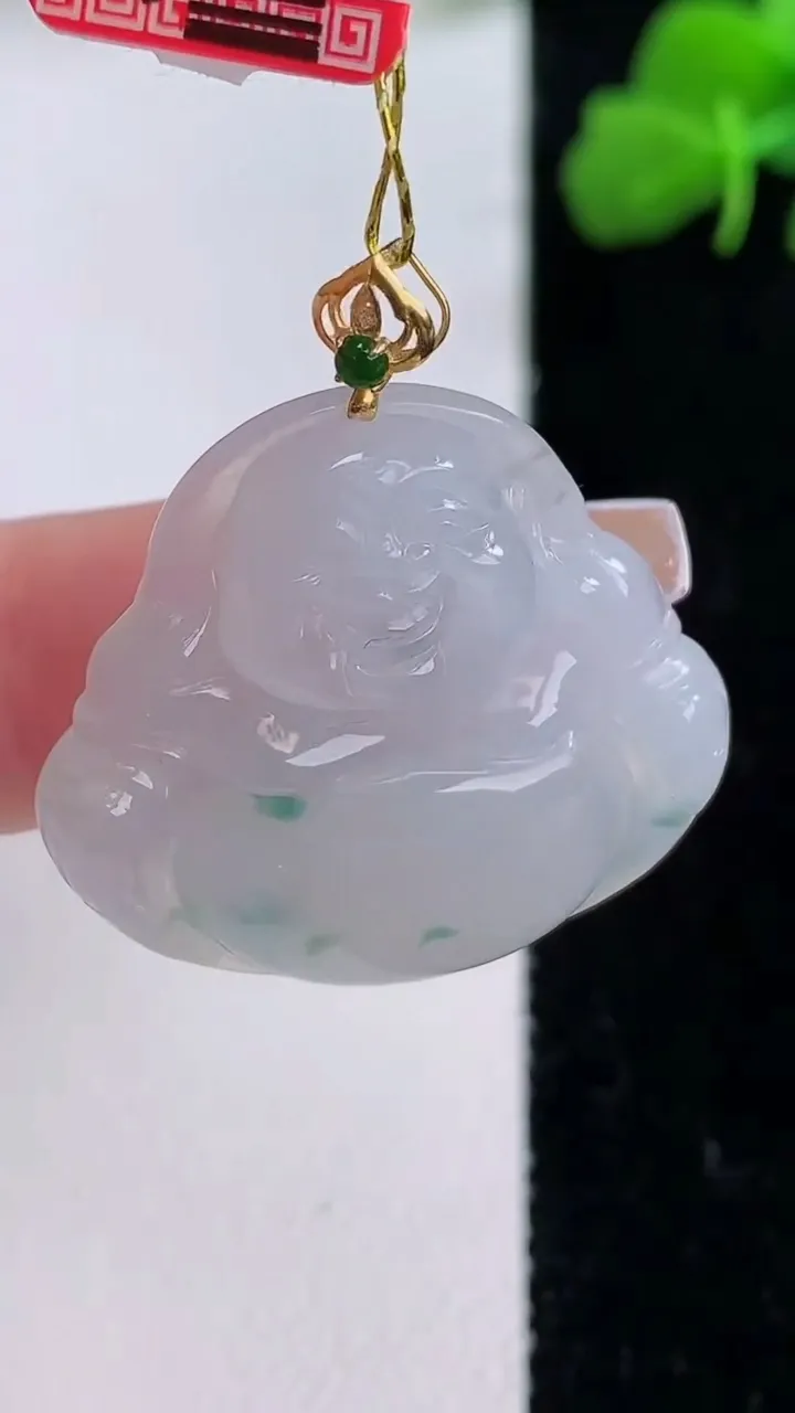 天然A货翡翠种飘花佛公吊坠，尺寸25-28-5.8，重量:6.84g
12月8日