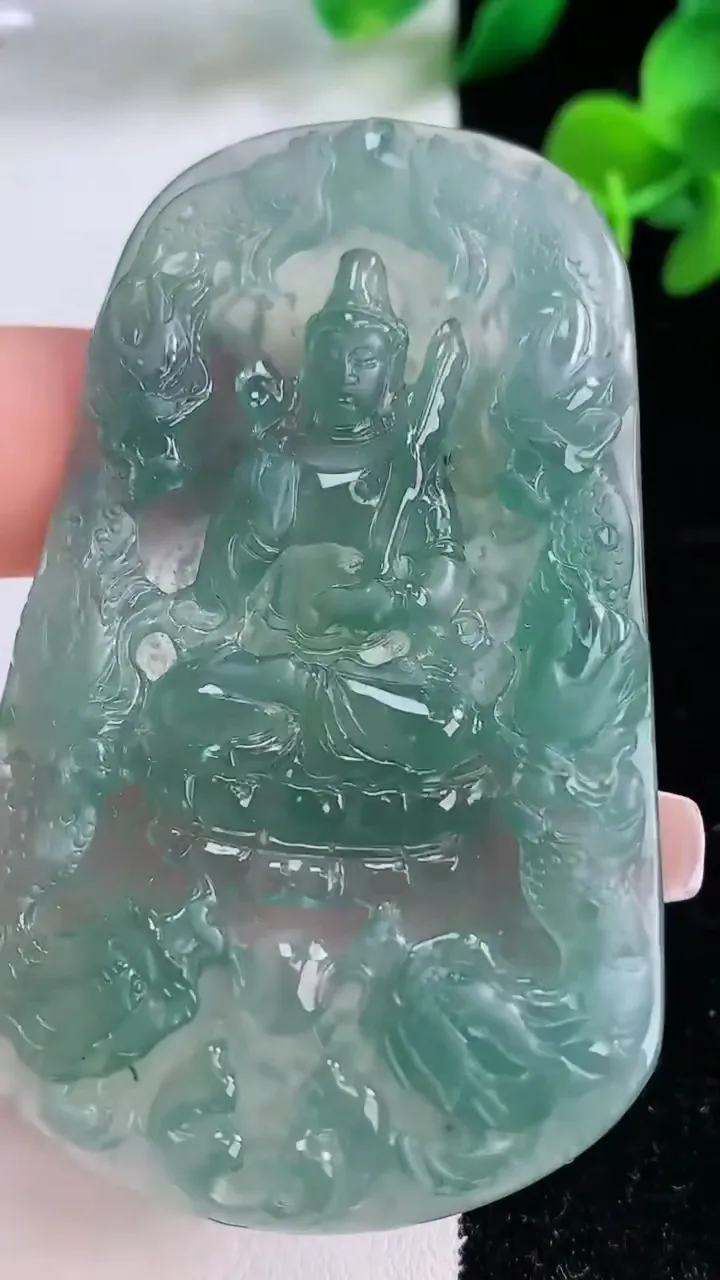 天然A货翡翠九龙至尊 虚空藏菩萨吊坠，尺寸65.7-41.5-5.4，重量:27.19g
12月8日