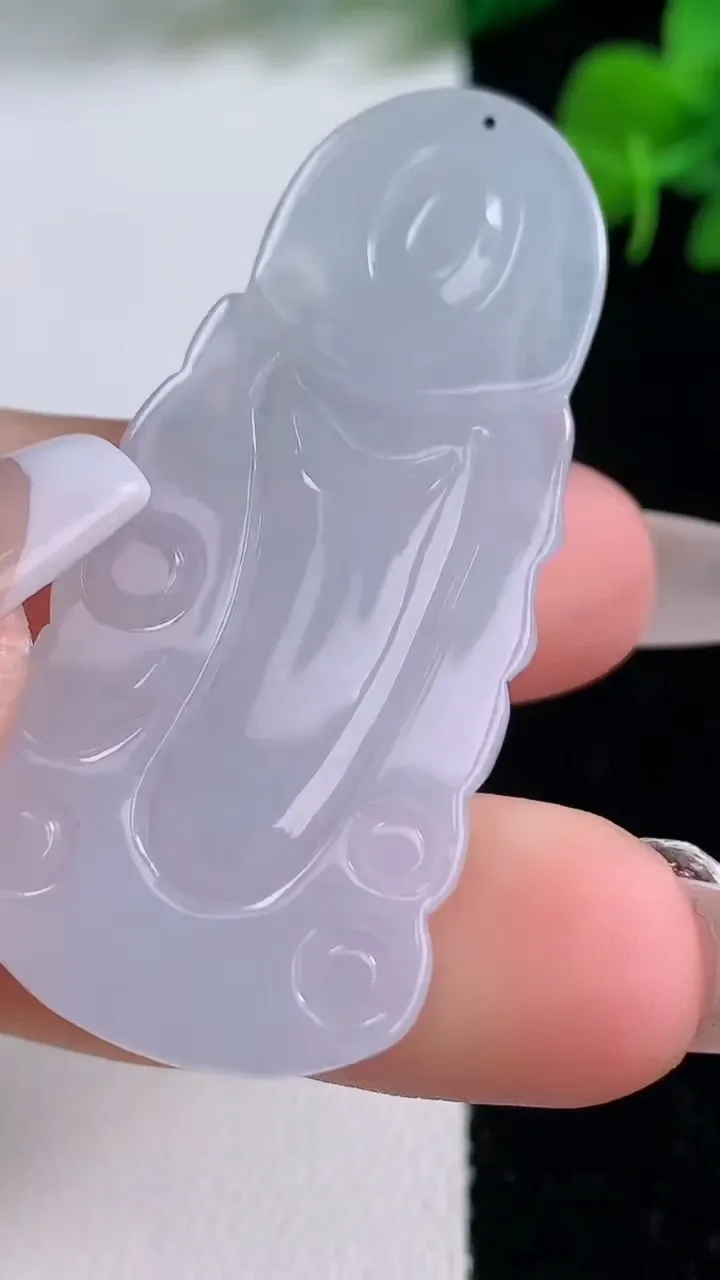 天然A货翡翠观音菩萨吊坠，尺寸49.7-21.5-5.9，重量:12.68g
12月8日