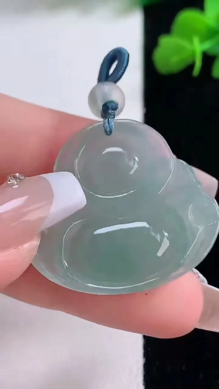 天然A货翡翠佛公吊坠，尺寸29.2-32-5.5，重量:8.02g
12月8日