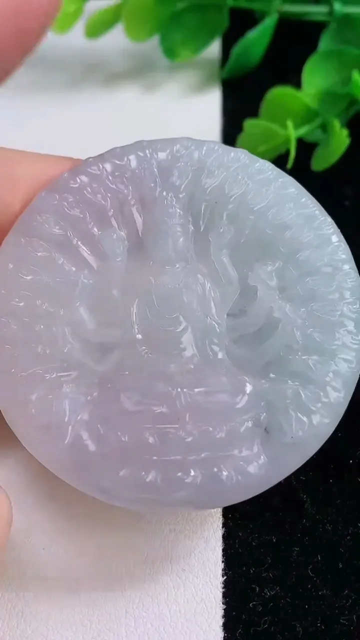 天然A货翡翠紫罗兰千手观音吊坠，尺寸57.3-6，重量:40.77g
12月8日