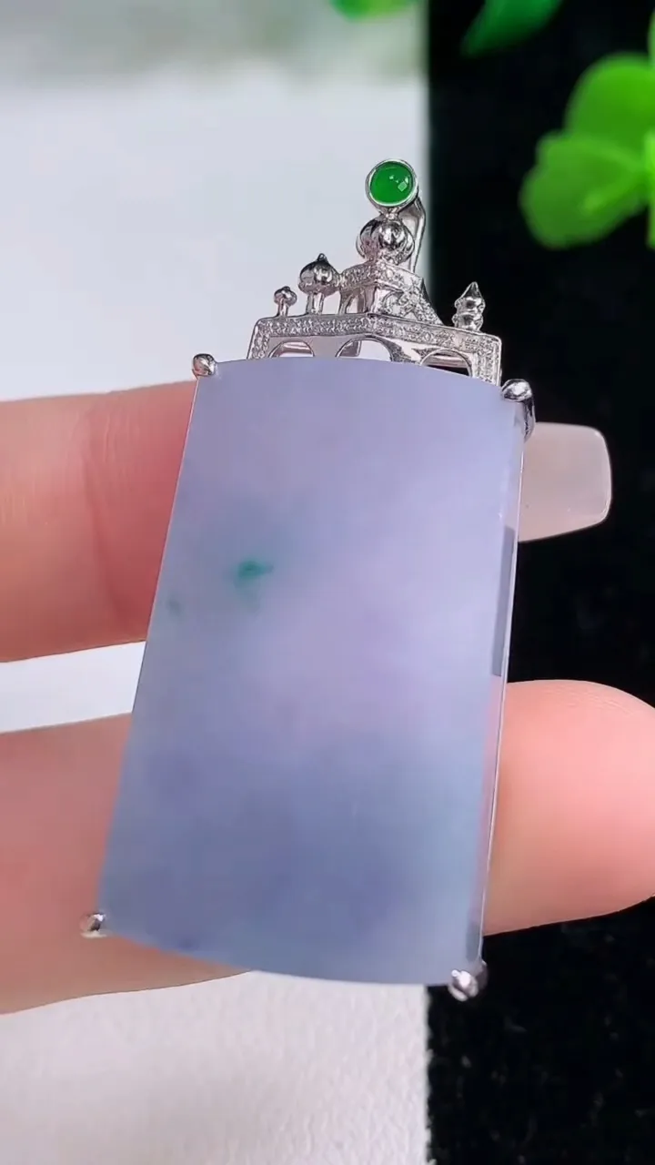 天然A货翡翠18K金紫罗兰无事牌吊坠，尺寸44.3-32.7-19.3-6.7，重量:12.46g
