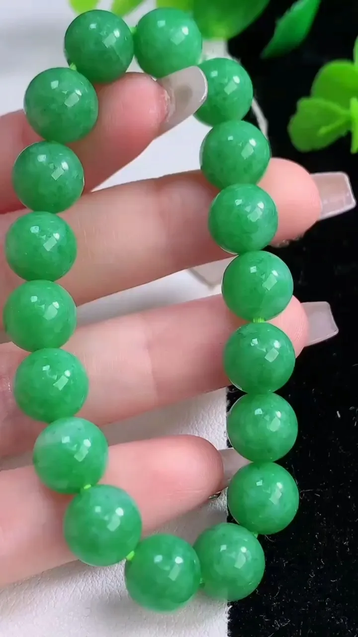 天然A货翡翠圆珠手串，尺寸9.8-18颗，重量:30.51g12月8日
工厂直销收藏佳品,种好水足，