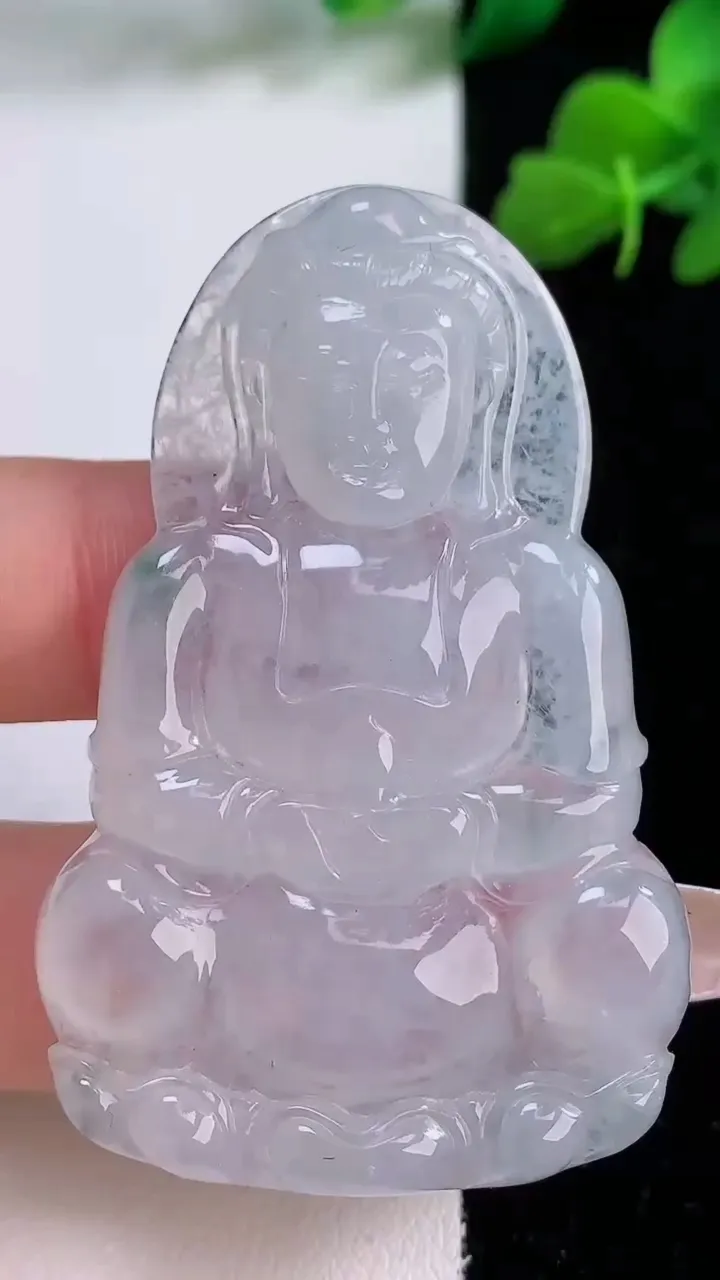 天然A货翡翠冰种飘花观音菩萨吊坠，尺寸56.8-36.7-5.2，重量:20.15g
12月8日