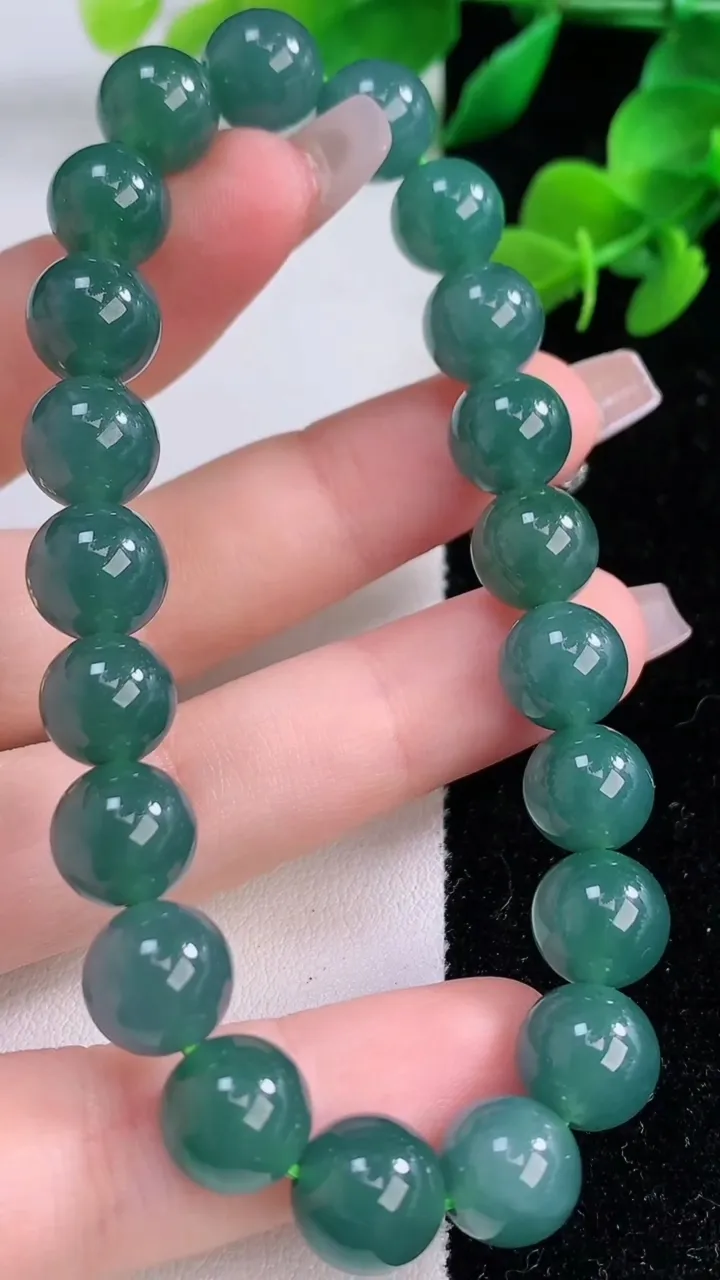 天然A货翡翠圆珠手串，尺寸9-21颗，重量:33.39g12月8日
工厂直销收藏佳品,种好水足，色泽均匀，有种有色，上手高大气！