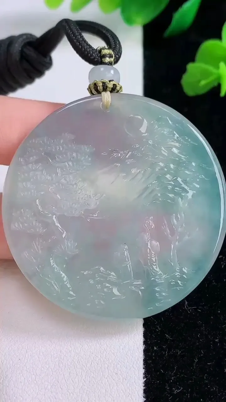 天然A货翡翠山水牌吊坠，尺寸51.8-5.5，重量:42.33g
12月8日