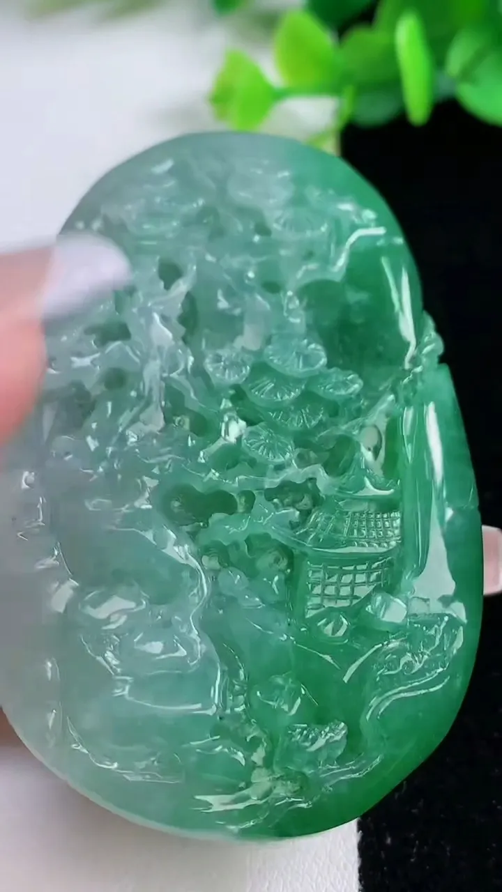 天然A货翡翠山水牌吊坠，尺寸65.6-42.6-12.8，重:60.28g
12月8日