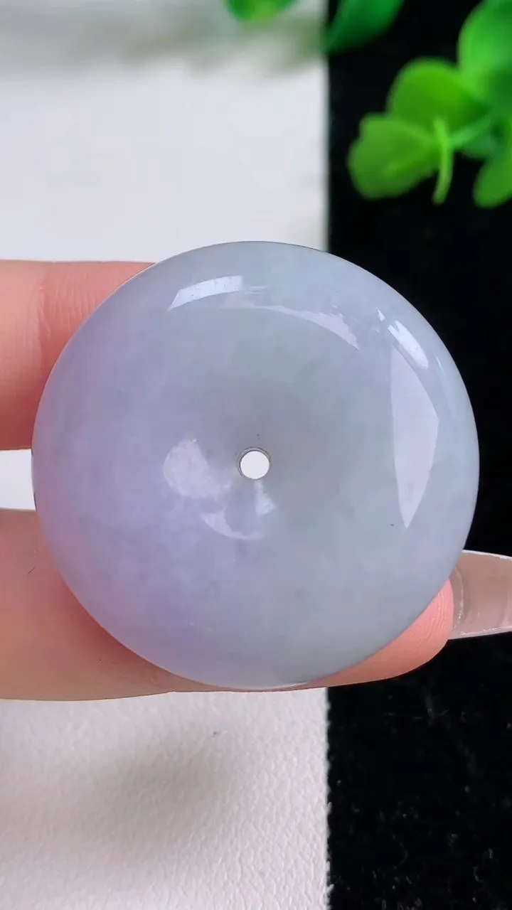 天然A货翡翠紫罗兰平安扣吊坠，尺寸33.7-11.8，重量:29.00g
12月8日