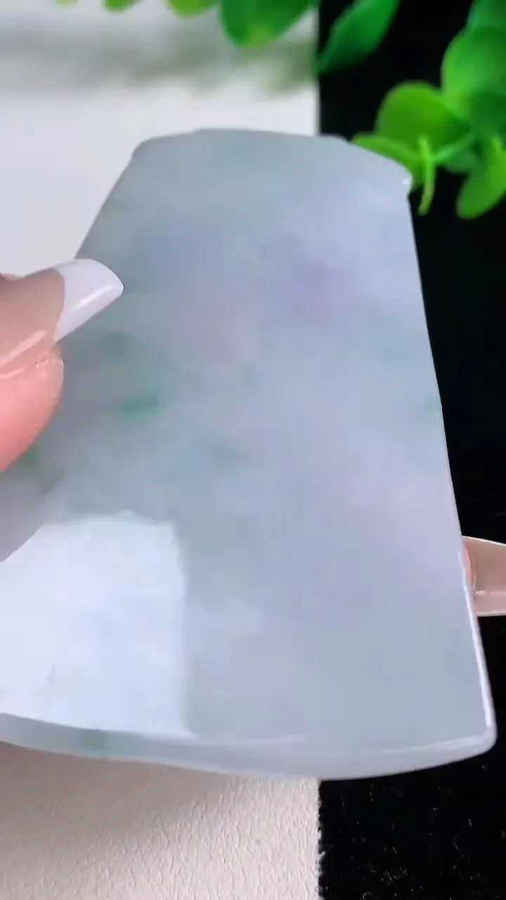 天然A货翡翠春带彩紫罗兰大势至菩萨吊坠，尺寸71-47.7-5.7，重量:41.35g
12月8日