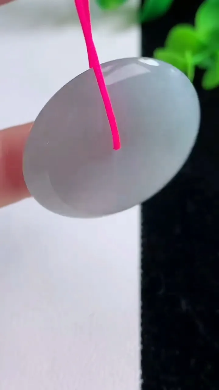 天然A货翡翠平安扣吊坠，尺寸32-5.8，重量:13.62g
12月8日