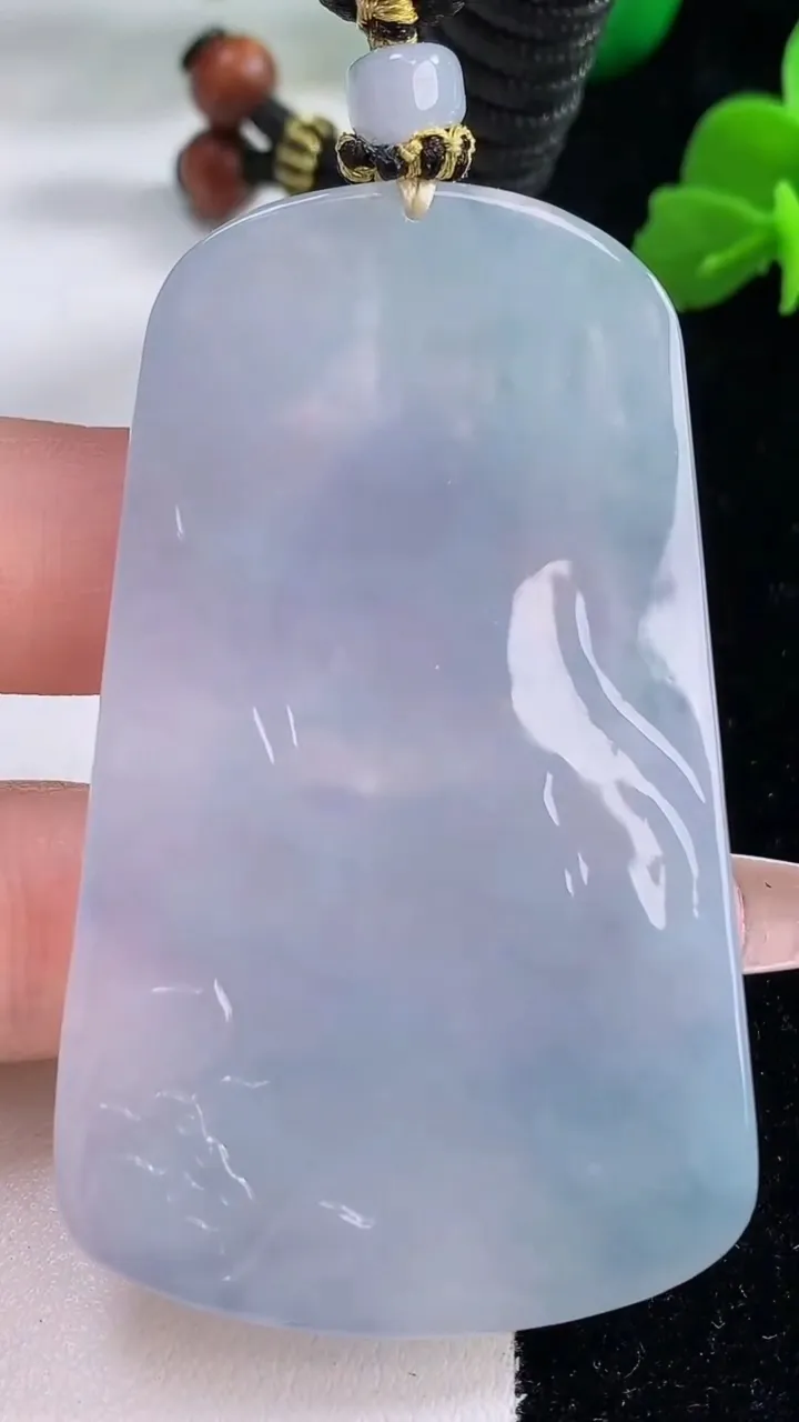 天然A货翡翠紫罗兰文殊菩萨吊坠，尺寸63.4-38.3-5.7，重量:37.83g
12月8日