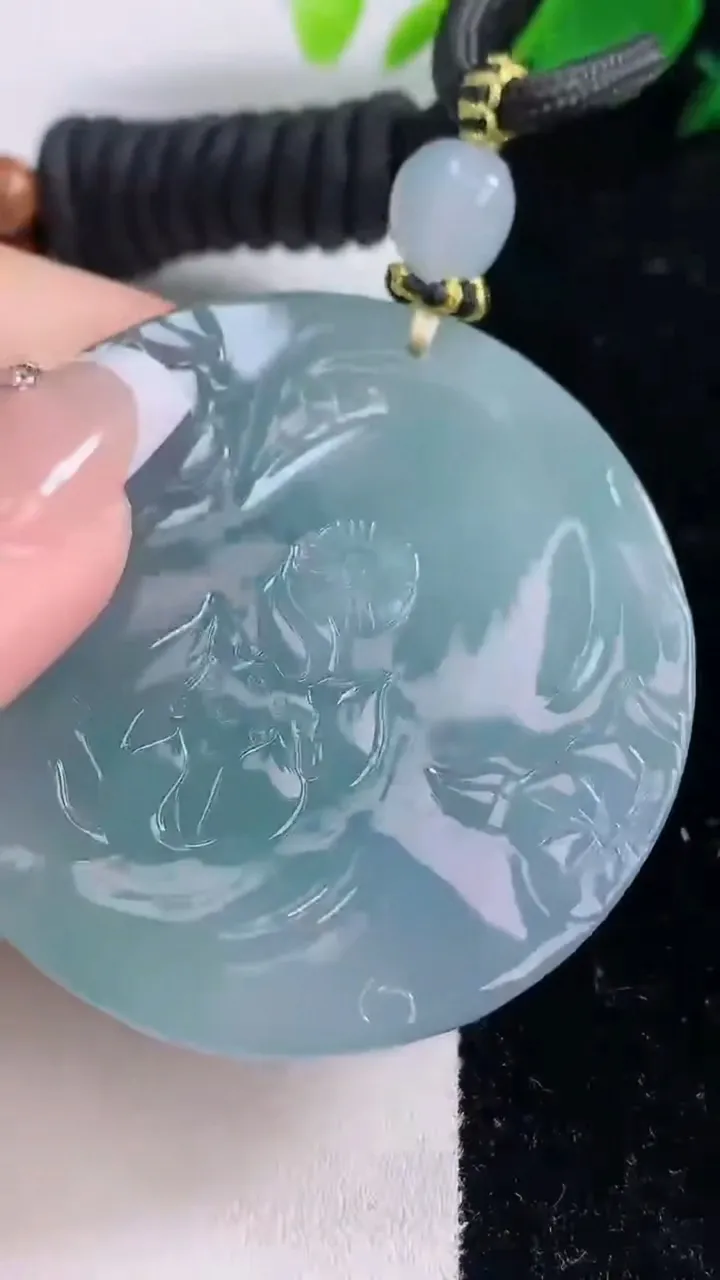 天然A货翡翠紫罗兰阿弥陀佛吊坠，尺寸48.7-9.4，重量:52.54g
12月8日