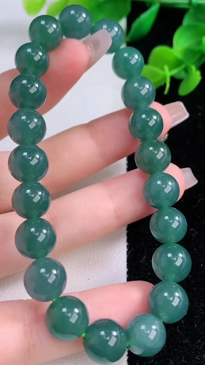 天然A货翡翠圆珠手串，尺寸9-21颗，重量:33.39g12月8日
工厂直销收藏佳品,种好水足，色泽