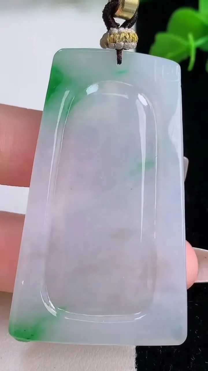 天然A货翡翠文殊菩萨吊坠，尺寸57-34.2-6，重量:26.24g
12月8日