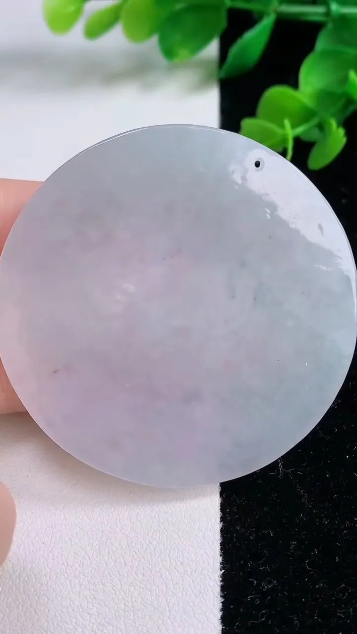 天然A货翡翠紫罗兰千手观音吊坠，尺寸57.3-6，重量:40.77g
12月8日