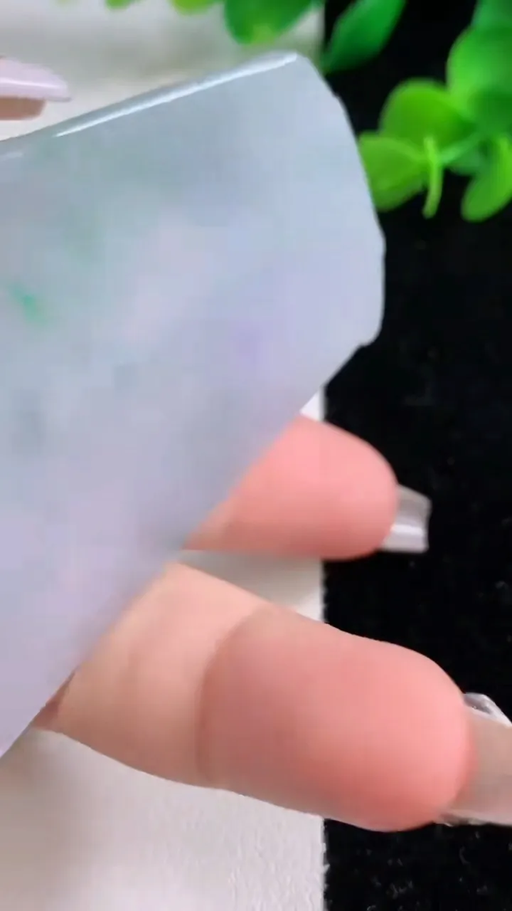 天然A货翡翠春带彩紫罗兰大势至菩萨吊坠，尺寸71-47.7-5.7，重量:41.35g
12月8日