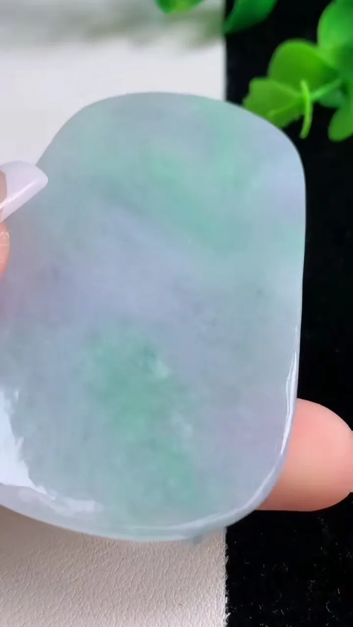 天然A货翡翠龙牌吊坠，尺寸68.2-43.4-7.4，重量:43.18g
12月8日