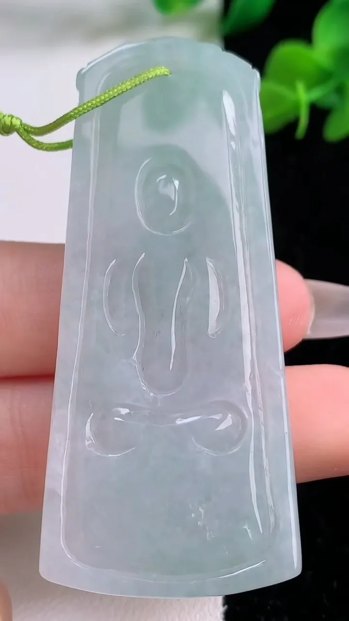 天然A货翡翠普贤菩萨吊坠，尺寸61.8-27.4-6.2，重量:21.92g
12月8日