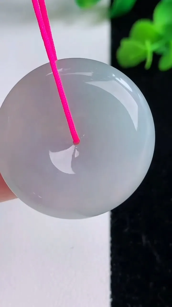 天然A货翡翠平安扣吊坠，尺寸32-5.8，重量:13.62g
12月8日