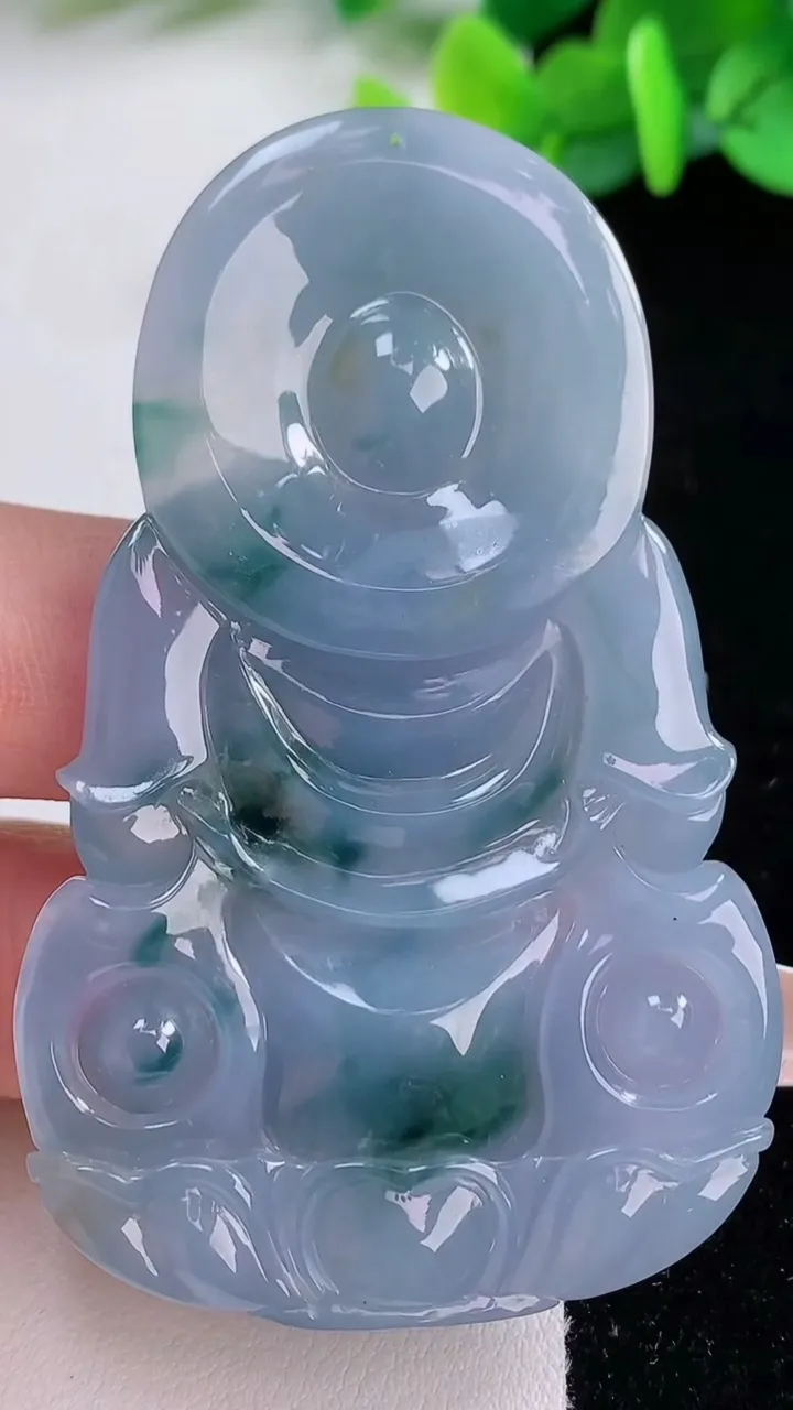 天然A货翡翠紫罗兰飘花观音菩萨吊坠，尺寸65.3-40.5-8.5，重:33.45g
12月8日