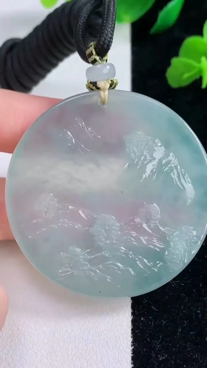 天然A货翡翠山水牌吊坠，尺寸51.8-5.5，重量:42.33g
12月8日