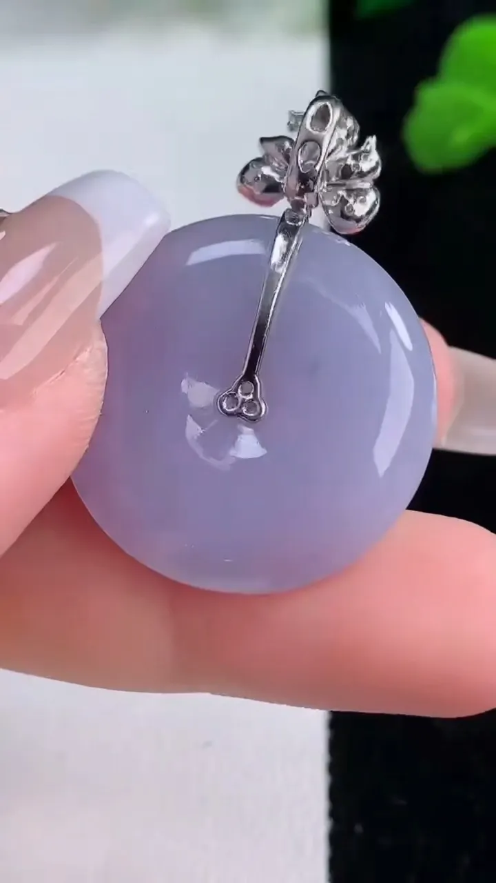 天然A货翡翠18K金紫罗兰平安扣吊坠，尺寸25.2-5.3，重量:9.05g
12月8日