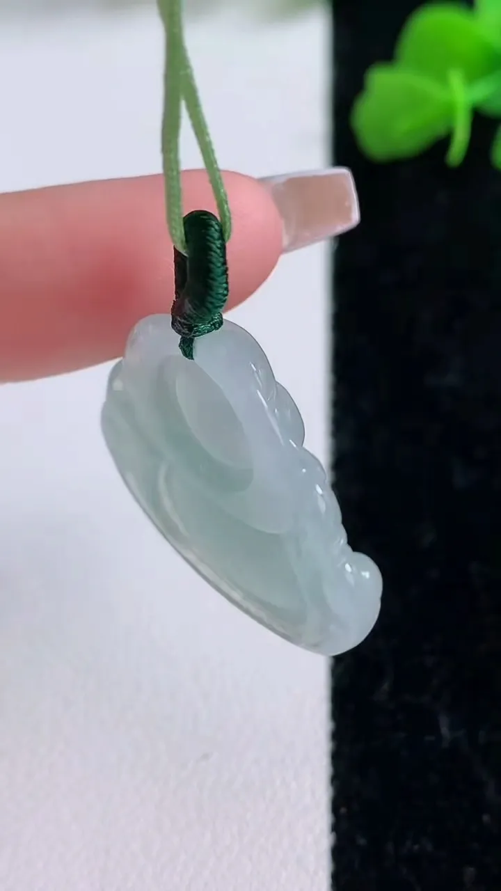 天然A货翡翠佛公吊坠，尺寸24.4-28-5，重量:5.26g
12月8日