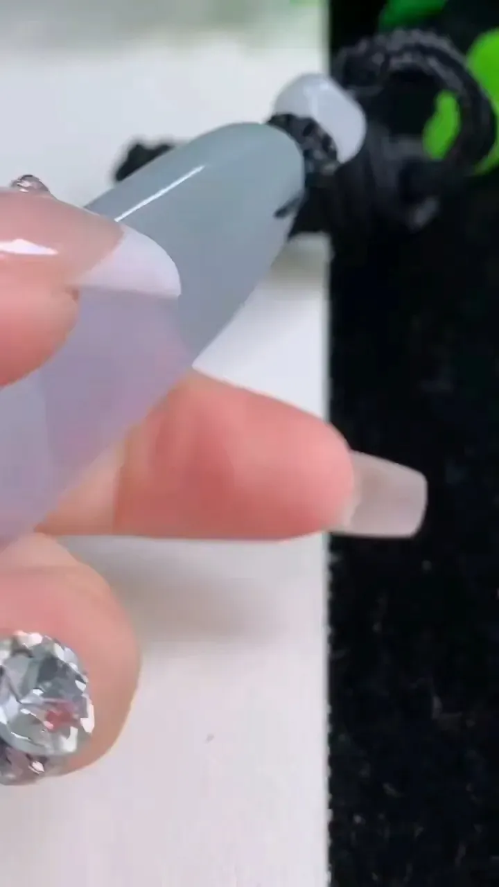 天然A货翡翠种紫罗兰大势至菩萨吊坠，尺寸64.7-45.2-6.3，重量:38.99g
12月8日