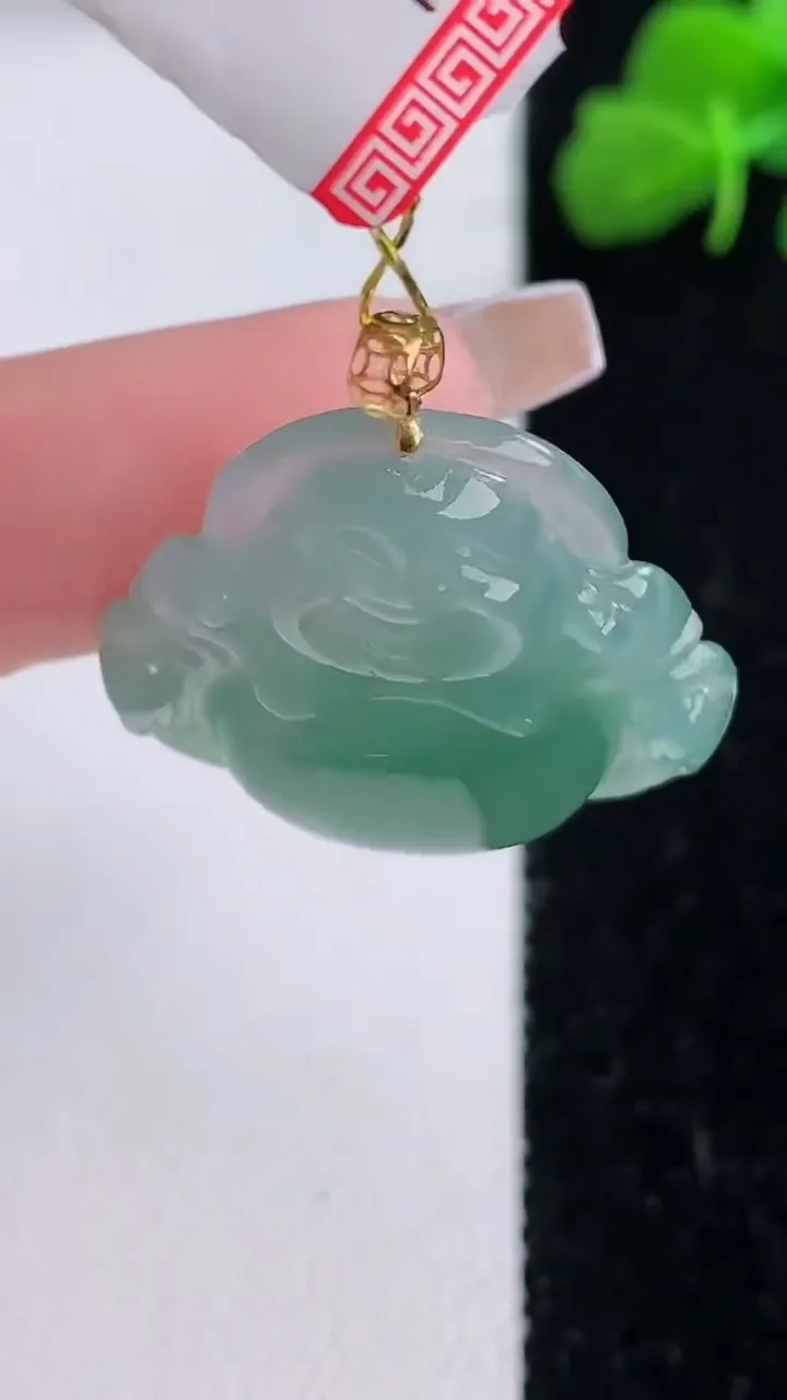 天然A货翡翠佛公吊坠，尺寸24.8-26.8-5.8，重量:5.79g
12月8日