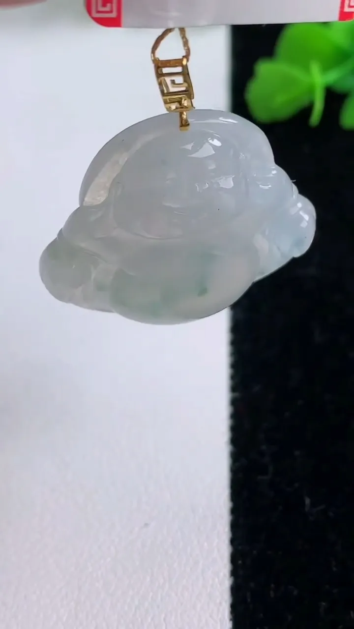 天然A货翡翠种飘花佛公吊坠，尺寸28.8-30.5-5.7，重量:7.87g
12月8日