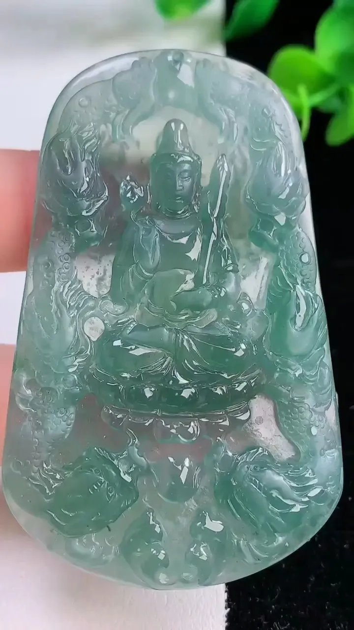 天然A货翡翠九龙至尊 虚空藏菩萨吊坠，尺寸65.7-41.5-5.4，重量:27.19g
12月8日