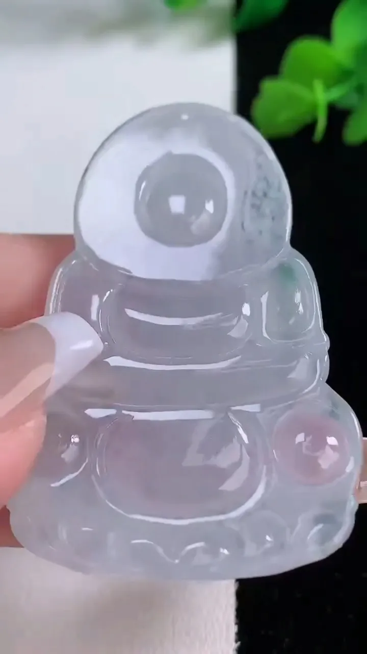 天然A货翡翠冰种飘花观音菩萨吊坠，尺寸56.8-36.7-5.2，重量:20.15g
12月8日