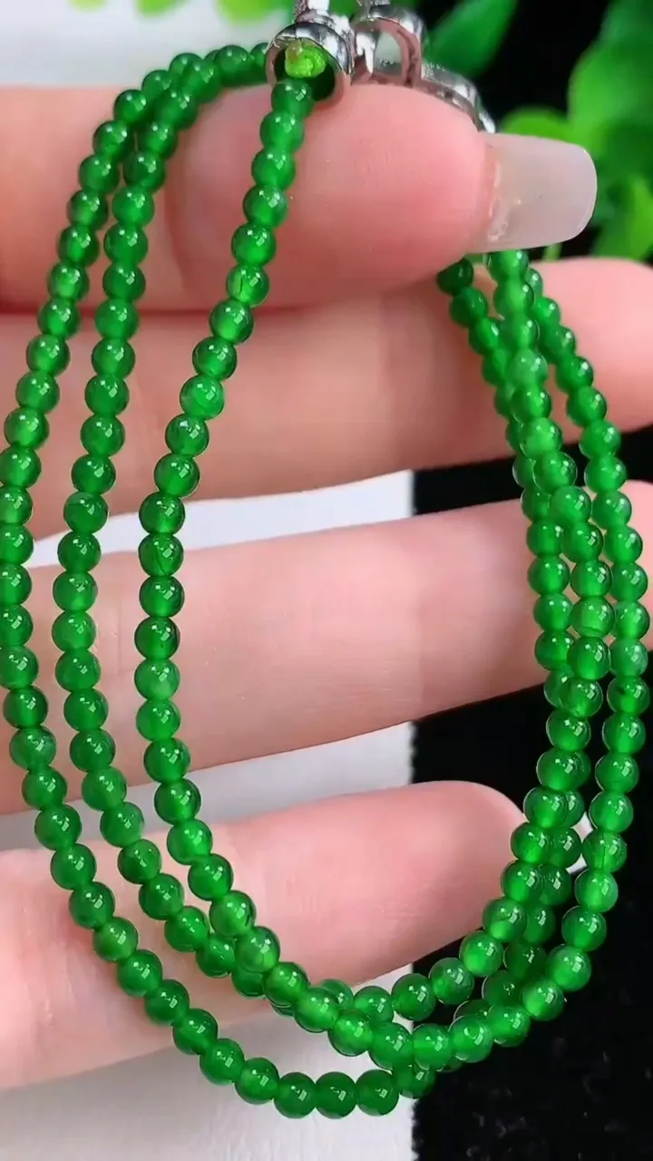 天然A货翡翠小米珠项链，尺寸2.7-181颗，重量:9.04g12月8日
工厂直销收藏佳品,种好水足