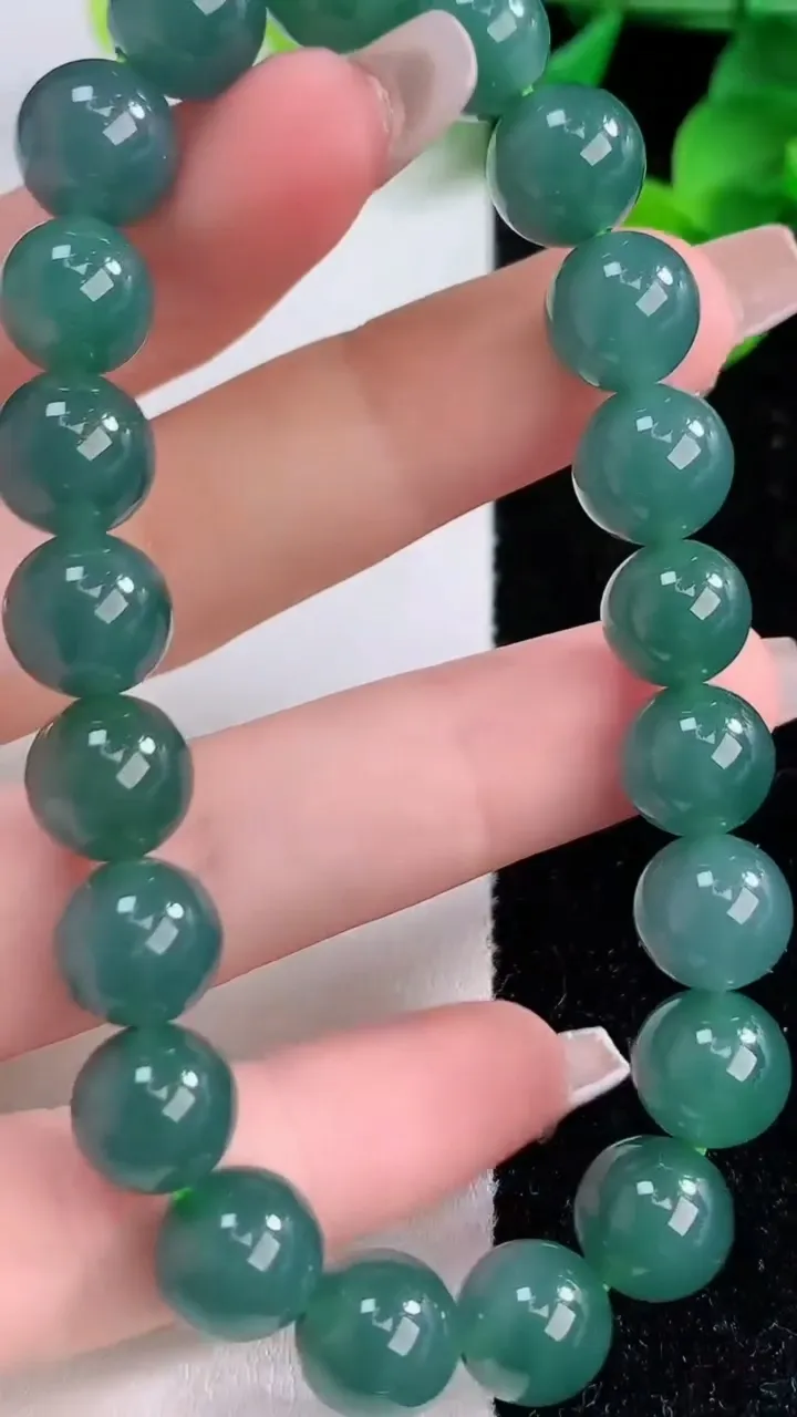 天然A货翡翠圆珠手串，尺寸9-21颗，重量:33.39g12月8日
工厂直销收藏佳品,种好水足，色泽均匀，有种有色，上手高大气！