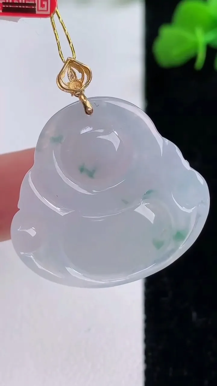 天然A货翡翠种飘花佛公吊坠，尺寸25-28-5.8，重量:6.84g
12月8日