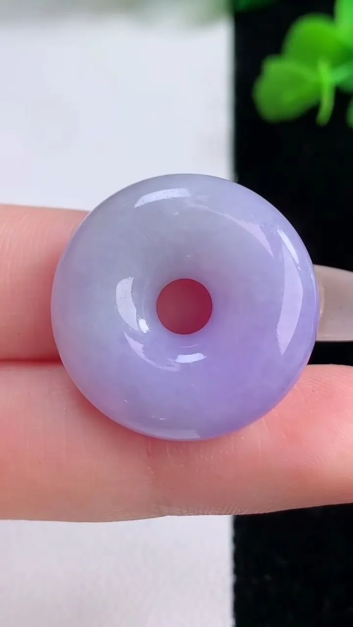 天然A货翡翠紫罗兰平安环吊坠，尺寸24.2-6.8，重量:8.71g
12月8日