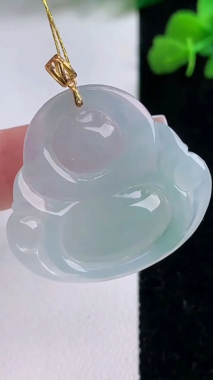 天然A货翡翠种飘花佛公吊坠，尺寸30.5-33.3-5.8，重量:9.49g
12月8日