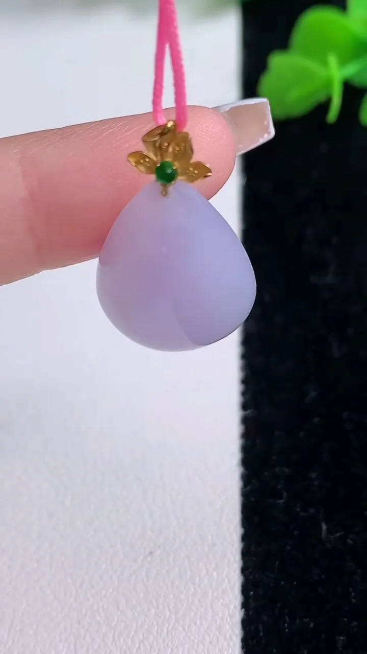 天然A货翡翠18K金紫罗兰水滴吊坠，尺寸21.9-15.4-8.3，重量:4.57g
12月8日