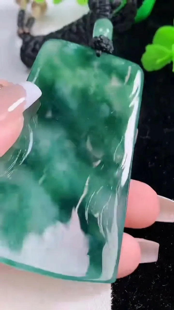 天然A货翡翠种飘花普贤菩萨吊坠，尺寸67.7-39-5.7，重量:41.86g
12月8日