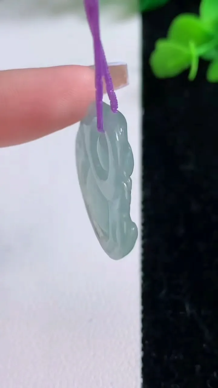 天然A货翡翠佛公吊坠，尺寸24-28-4.5，重量:4.78g
12月8日