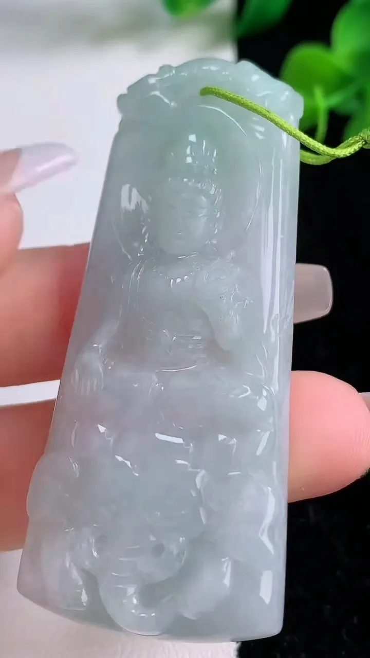 天然A货翡翠普贤菩萨吊坠，尺寸61.8-27.4-6.2，重量:21.92g
12月8日