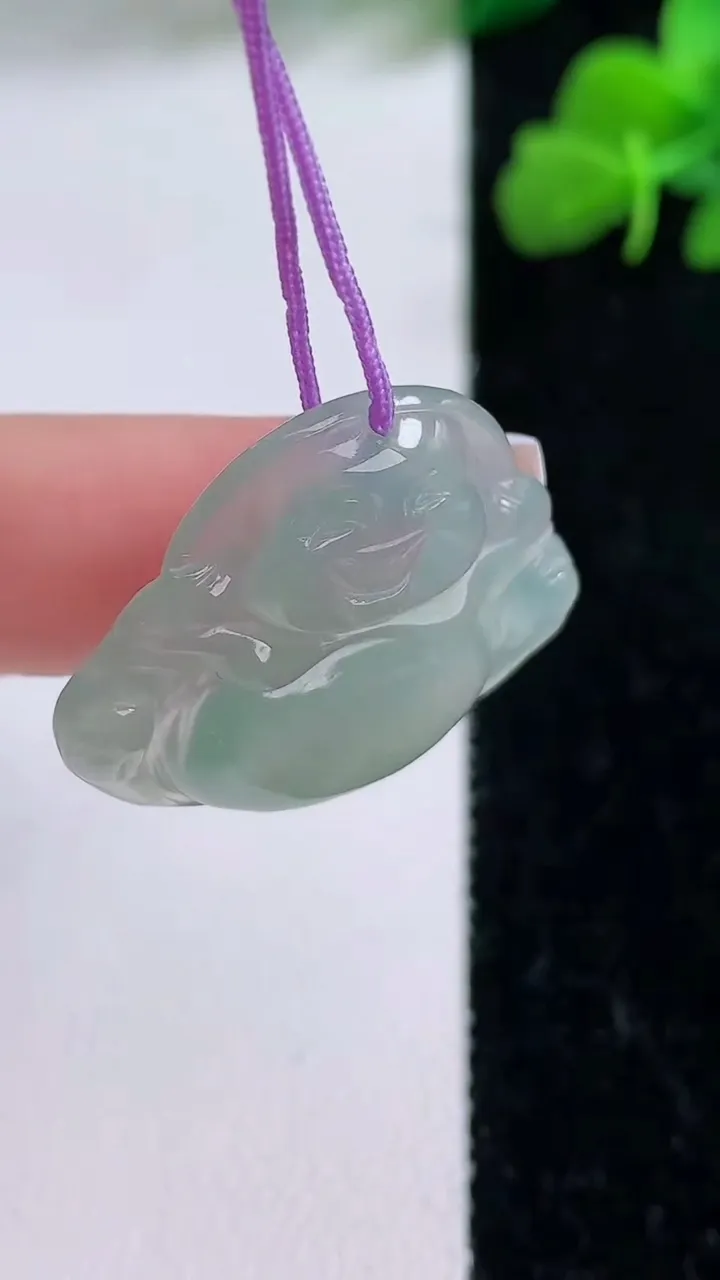 天然A货翡翠佛公吊坠，尺寸24-28-4.5，重量:4.78g
12月8日