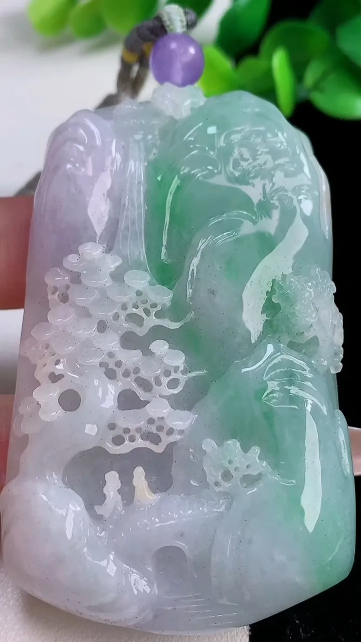 天然A货翡翠山水牌吊坠，尺寸74-46-13，重:102.30g
12月8日