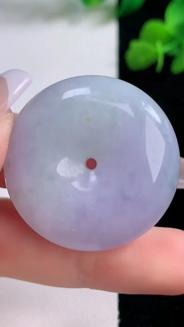 天然A货翡翠紫罗兰平安扣吊坠，尺寸33.7-11.8，重量:29.00g
12月8日